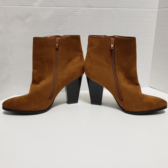 Suede Booties * Express * Camel Color * NWT * Sz 8 * - Picture 2 of 8